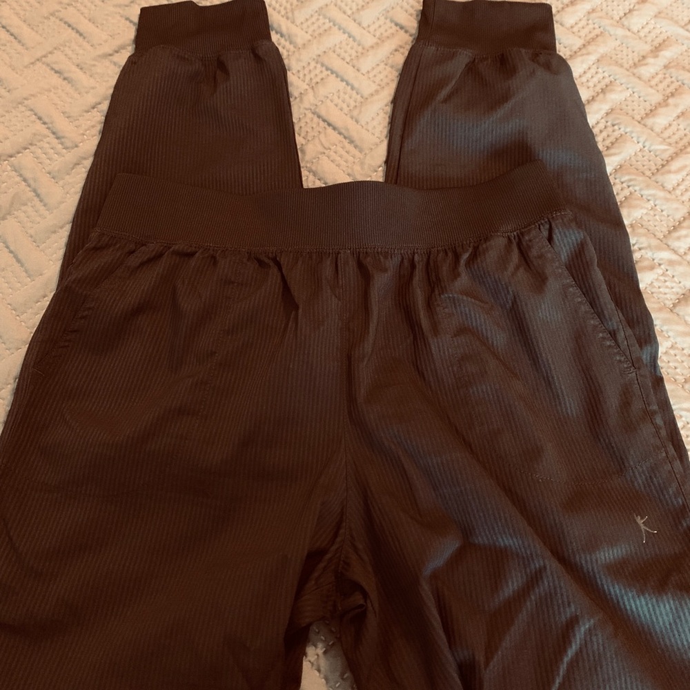 Girls athletic pants